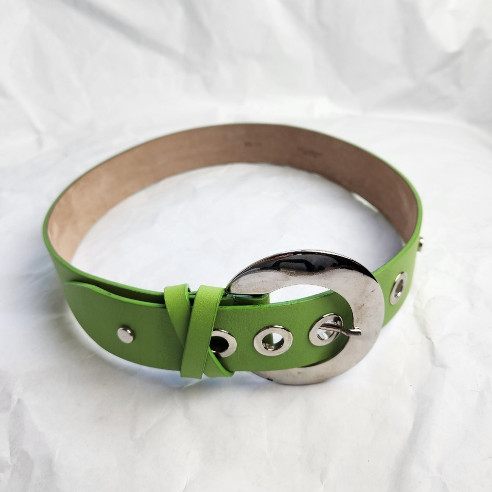 DOLCE & Gabbana green belt in VGUC